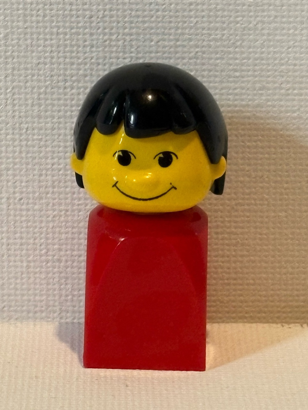 Vintage Legos FINGER PUPPET Basic Figure Girl Vintage 1981-1992 LEGO